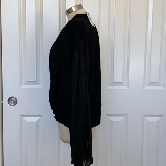 Buckle red by BKE pleated sleeve deep V top - Picture 9 of 15